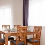Paganor 아파트 풀라