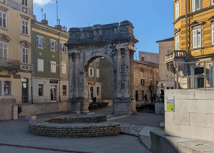 شقة Paganor بولا